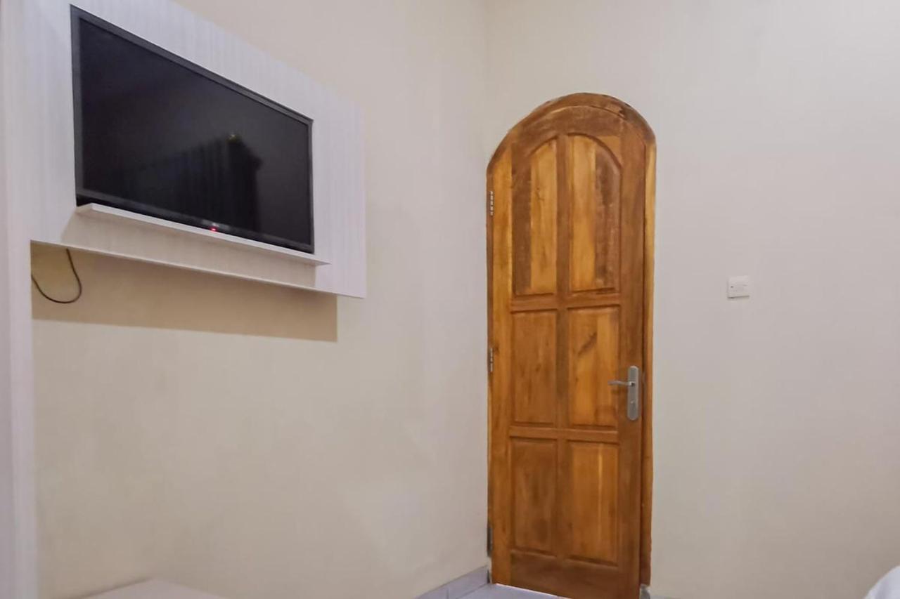 Reddoorz Near Pantai Pancer Door Pacitan Hotel Exterior foto