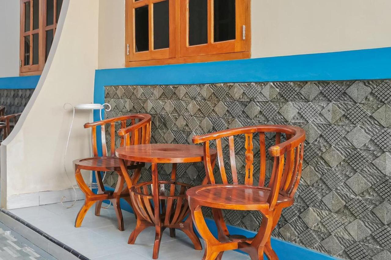 Reddoorz Near Pantai Pancer Door Pacitan Hotel Exterior foto